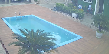 Vídeo: Casa é invad1da e duas mulheres são feitas r3féns durante r0ub0 no bairro Dom Pedro