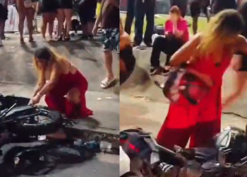 Vídeo: Mulher se v1nga de traiçã0 no show do Pablo e acaba com moto em Manaus