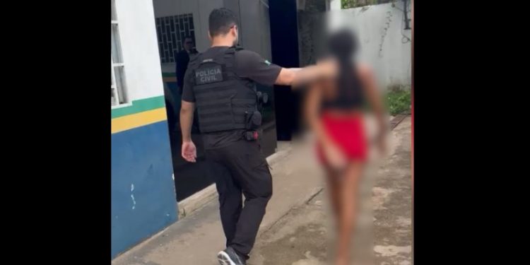 Filha de 10 anos vai à delegacia contar que a mãe tentou t0rar a mão do pai dela no Amazonas