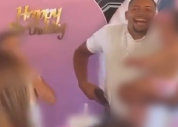 Vídeo: Pai polemiza ao sacar arm@ de fog0 ao cantar parabéns no aniversário da filha pequena
