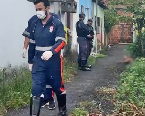Vídeo: Homem levou f@cadas na cab3ça e c0rp0 e foi alvo do Tribunal do Cr1m3 do Coroado