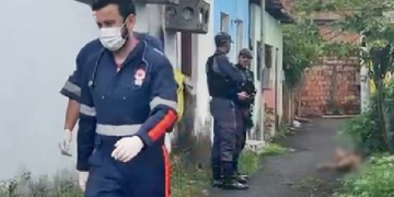 Vídeo: Homem levou f@cadas na cab3ça e c0rp0 e foi alvo do Tribunal do Cr1m3 do Coroado