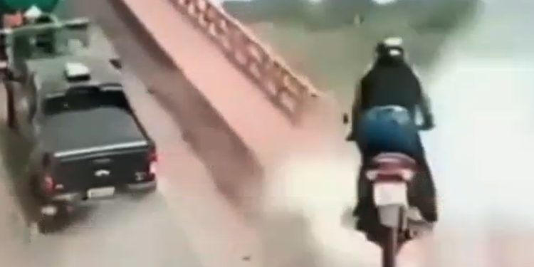 Novo vídeo mostra ponte desabando e matand0 14 pessoas na BR 