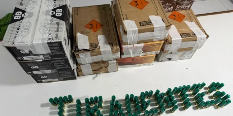 Dona de camarote é presa com 2,7 mil munições dentro de barco no Amazonas