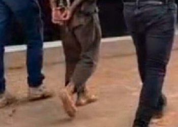 Homem diz que tem HIV e vai transmitir para policiais durante pr1sã0 em Manaus