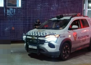 Veja: Jovem é encontrado m0rt0 e n* com várias f@cadas no corp0 em estação de ônibus de Manaus