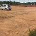 Vídeo: Homem m0rt0 com cinco t2r0s e amarrad0 é abandonado em terreno no Cidade de Deus