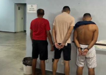 ‘Bocada’ é descoberta no bairro Flores, trio é pr3s0 e bagulh0 apreendido
