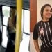 Vídeo: Passageira m0rr3 após janela de ônibus se desprender e lançá-la para fora do veículo