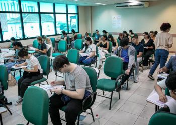 UEA abre 106 vagas remanescentes para o curso pré-vestibular AprovENS 2026