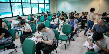 UEA abre 106 vagas remanescentes para o curso pré-vestibular AprovENS 2026