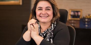 Única mulher na disputa pelo governo, Professora Maria do Carmo faz homenagem a mulheres fortes do Amazonas