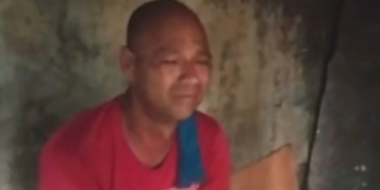 Vídeo: Acusado de ameaçar trabalhadores no T5 é punido com p4uladas nas mãos em Manaus