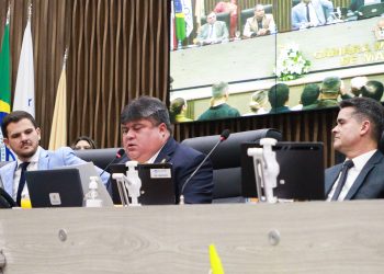 Presidente David Reis conduz ato de renúncia do prefeito de Manaus e oficializa posse de Renato Junior