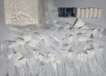 Pr3sa dupla com dupla nacionalidade que gerenciava laboratório de cocaína no Vieiralves