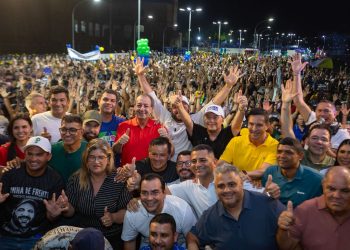 Omar Aziz entrega obras estruturantes e demonstra força no interior do Amazonas