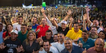 Omar Aziz entrega obras estruturantes e demonstra força no interior do Amazonas