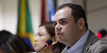 Roberto Cidade anuncia reajuste de 4,14% a mais de 14 mil servidores da Segurança