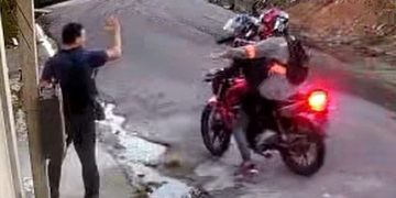 Vídeo: câmera grava assalt0 vi0lento em plena rua de Manaus