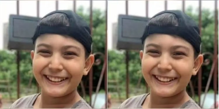 Menino de 13 anos escorrega em lona, cai pra dentro do esgoto e m0rre