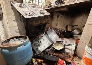 Homem vai trocar botija de gás e equipamento explode em Manaus: ‘pegou fogo em todo c0rpo’