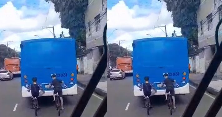 Vídeo: jovens ciclistas são gravados “pendurados” no ônibus em Manaus