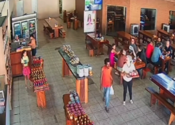 Vídeo: Vulgo ‘Neguinho’ é flagrado passando a mã0 em funcionária do Café Priscila, em Rio Preto da Eva