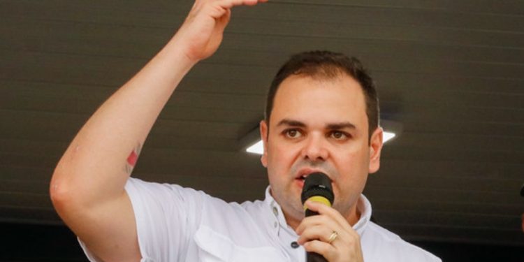 Governador Roberto Cidade critica tentativa de barrar asfaltamento da BR-319 e defende desenvolvimento com responsabilidade ambiental