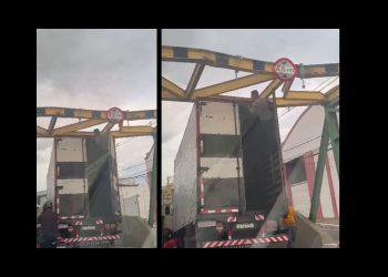 Vídeo: caminhão fica “entalado” no limitador de altura da João Valério