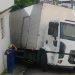 Vídeo: caminhão descontrolado desce ladeira e invade casa no Santo Antônio