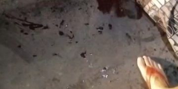 Suspeito de r0ub0 sofr3 ac1dente e ainda é e$pancad0 pela população em Manaus