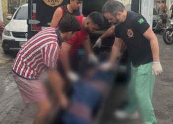 Urgente: pistoleiros invadem casa e pap0cam morador da Zona Norte de Manaus