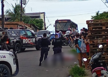 Vídeo: Idoso é ass@ssinad0 ao cair em emb0scada feita por trio em Manaus