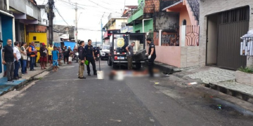 Homem invade a casa da ex-namorada e m@ta o atual dela com 7 f@cadas em Manaus