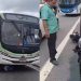 Vídeo: moto vai parar embaixo de ônibus em plena avenida Constantino Nery 
