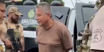 Vídeo: policial pres0 por ameaçar deg0lar a ex em Manaus puxou ela pelos cabelos