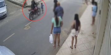 Vídeo: Motociclista sem habilitação e embriagado atropela menino de 3 anos