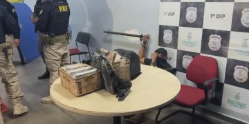 Motorista é flagrado com 24 kg de dr0gas camuflados em carga de peixe