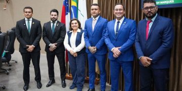 Professora Maria do Carmo visita Câmara Municipal e mostra união no projeto da direita para o Amazonas