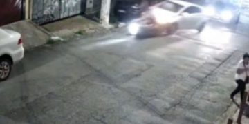 Veja: Mulher é derrubada, arrastada e prensada após ataque do ex com carro