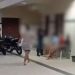 Mãe encontra o filho apreendido em delegacia e parte para agressão; veja