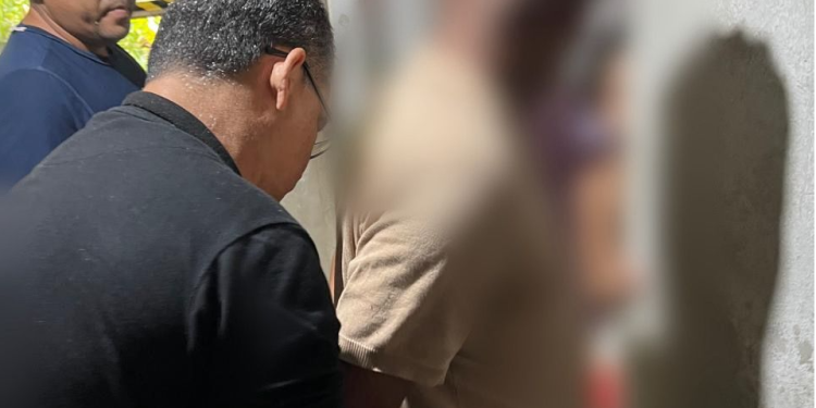 Falso past0r é pr3s0 após anos de abus0 sex2al contra enteada de 14 anos que contraiu doença em Manaus