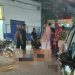 Choque vi0lento entre carro e moto deixa condutor desacordado no asfalto em Manaus