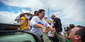 ‘Mudar só depende da gente’: Professora Maria do Carmo reafirma compromisso com população de Tefé e Codajás