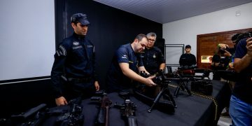 Roberto Cidade inaugura tanque tático da COE e assina criação do Bope no Amazonas