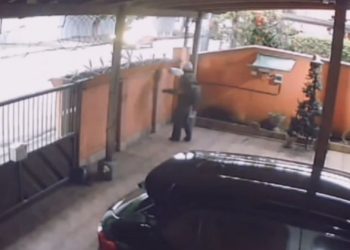 Vídeo: bandid0 invade casa e comete assalt0 sem saber que estava sendo filmado em Manaus