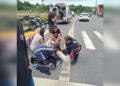 Mulher em moto tenta desviar de carro e acaba f3rida em ac1dente na avenida das Torres