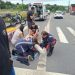 Mulher em moto tenta desviar de carro e acaba f3rida em ac1dente na avenida das Torres