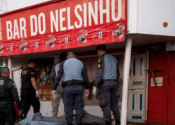 Vulgo “Jacaré” é m0rto e bandid0 deixa faca cravada no pescoço no Amazonas