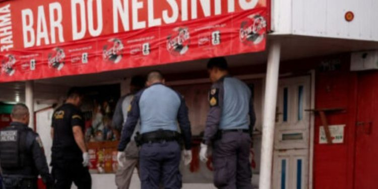 Vulgo “Jacaré” é m0rto e bandid0 deixa faca cravada no pescoço no Amazonas